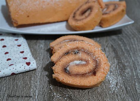 Rotolo alla marmellata farcito