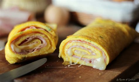 Rotolo di Frittata Ripieno di Pasta di Salame e Formaggio