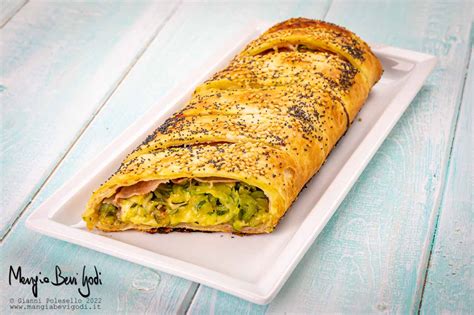 Rotolo di Pasta Sfoglia con Salame e Formaggio