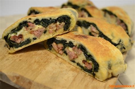 Rotolo di Pizza con Salsiccia e Friarielli