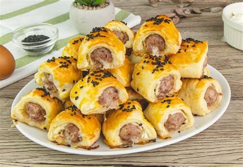 Salatini di pasta sfoglia con salsiccia