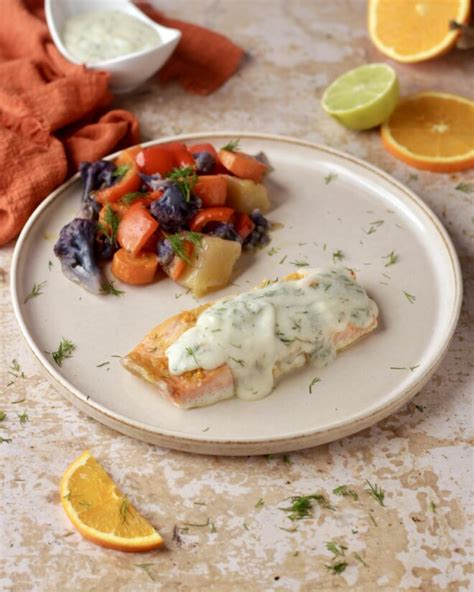 Salsa all'aneto con salmone