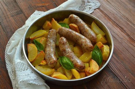 Salsicce e patate a cubetti