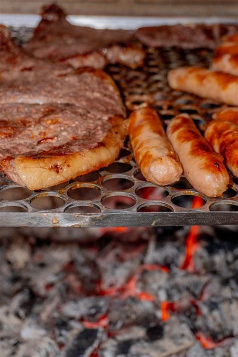 Salsicce sul barbecue