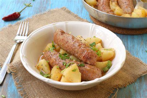 Salsiccia in Umido con Patate