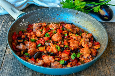 Salsiccia in padella con contorno di verdure