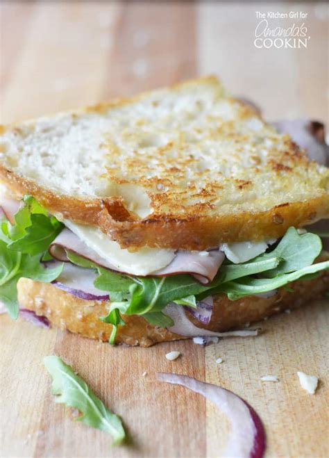 Sandwich con Cheddar, Mele e Rucola