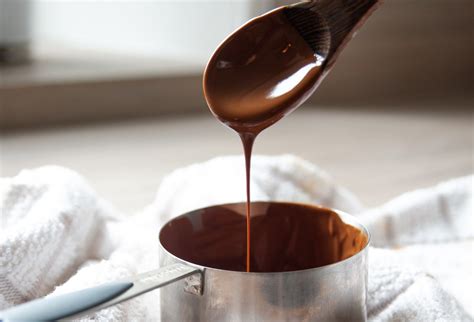 Sciogliere il cioccolato in pentola