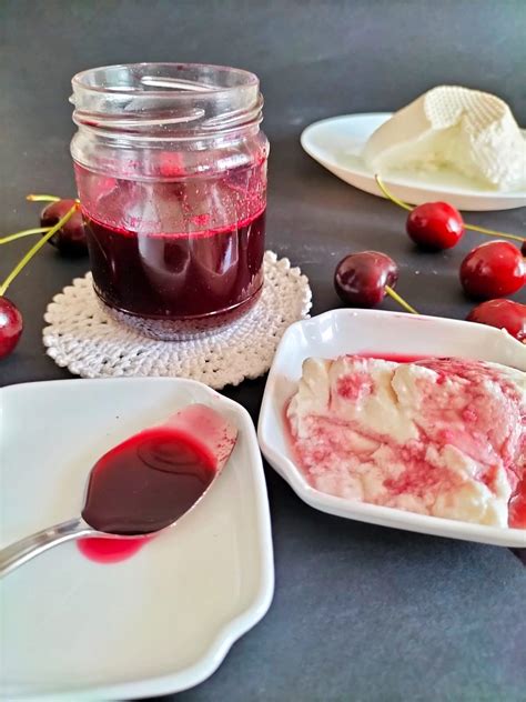 Sciroppo di ciliegie e gelato