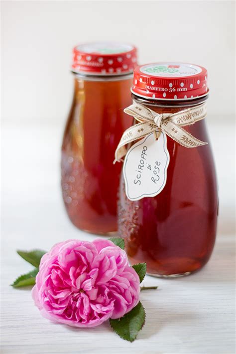 Sciroppo di rose fatto in casa