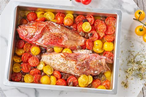 Scorfano al forno con pomodorini