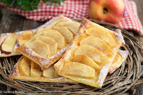 Sfogliatine di mele con pasta sfoglia e marmellata