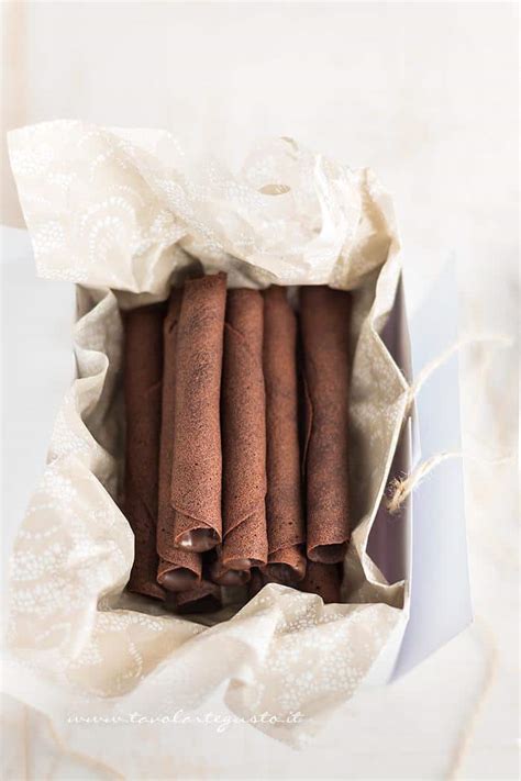 Sigarette di cialda al cacao