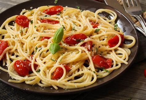 Spaghetti Aglio Olio e Pomodorini