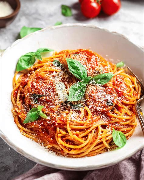 Spaghetti Marinara Serviti