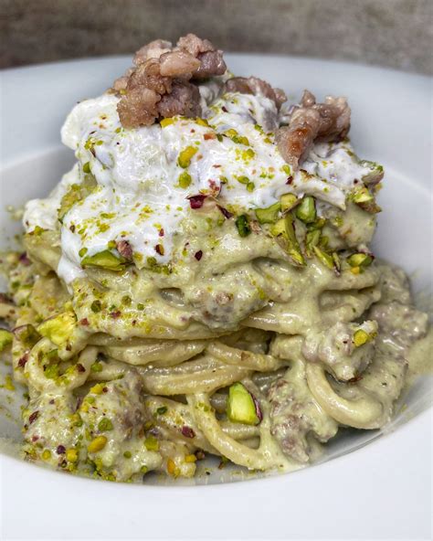 Spaghetti Pistacchio e Stracciatella