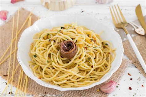 Spaghetti aglio, olio e acciughe