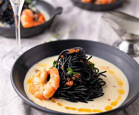 Spaghetti al Nero di Seppia e Gamberi