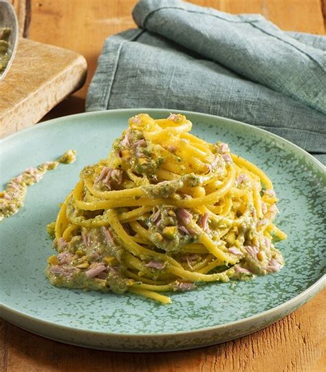 Spaghetti al Pesto di Basilico, Tonno e Limone