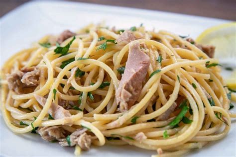 Spaghetti al Tonno e Limone Serviti