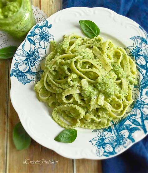 Spaghetti al pesto di zucchine