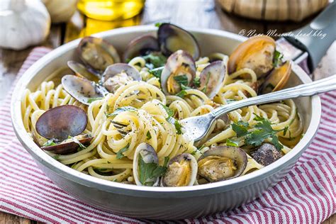 Spaghetti alle Vongole Napoletani