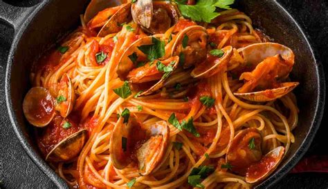 Spaghetti alle Vongole e Gambero Rosso