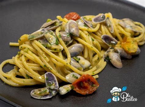 Spaghetti alle telline con pomodorini