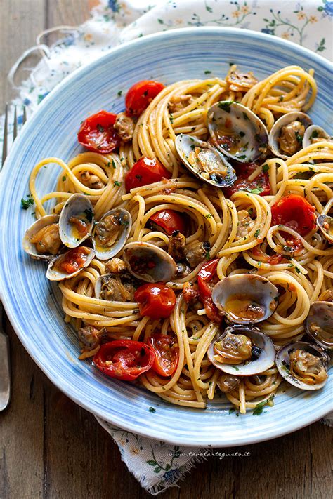 Spaghetti alle vongole con pomodorini