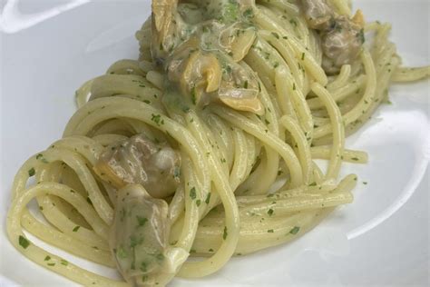 Spaghetti alle vongole cremosi
