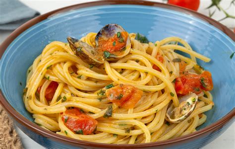 Spaghetti alle vongole e pomodorini