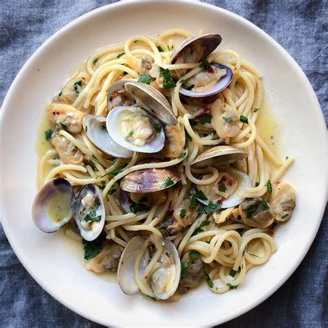 Spaghetti alle vongole senza pomodoro