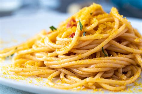 Spaghetti con Bottarga e Pangrattato