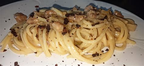 Spaghetti con Carciofi e Salsiccia