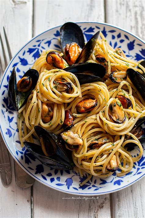 Spaghetti con Cozze e Pistacchi