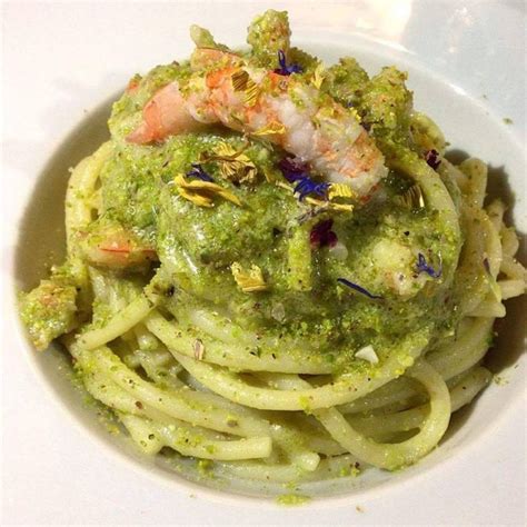 Spaghetti con Gamberetti e Pistacchio