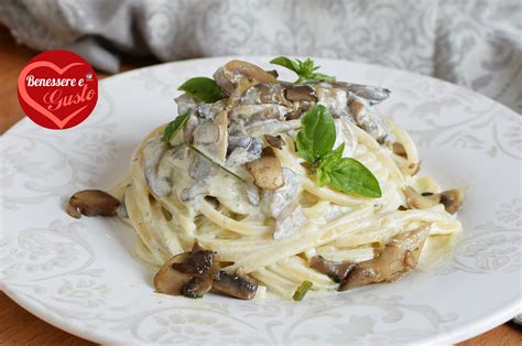 Spaghetti con Panna e Funghi