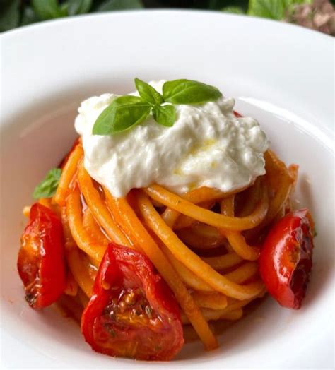 Spaghetti con Stracciatella e Pomodorini