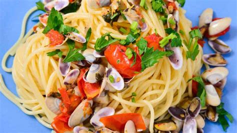 Spaghetti con Telline e Pomodorini
