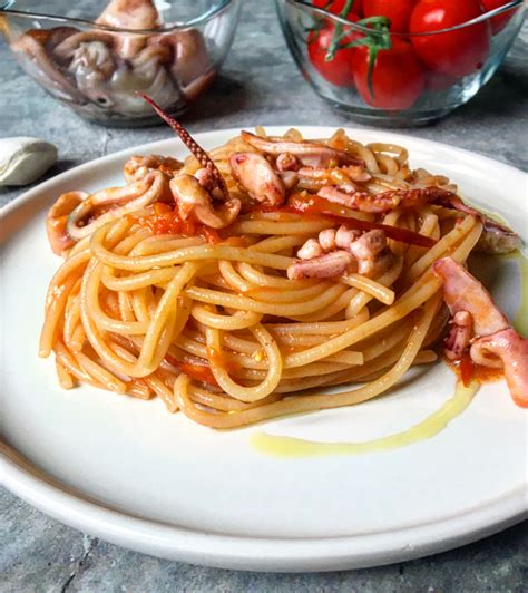 Spaghetti con Totani e Pomodorini