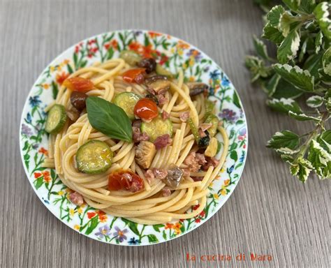 Spaghetti con Zucchine e Funghi