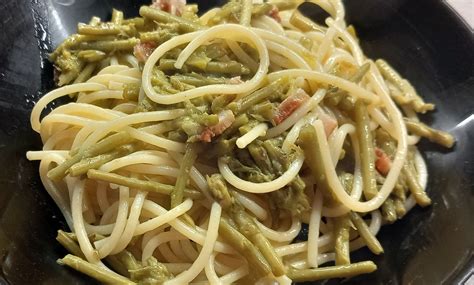 Spaghetti con asparagi e pancetta