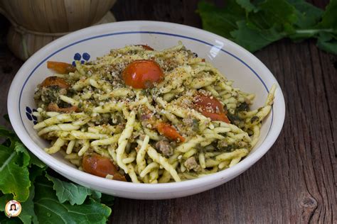 Spaghetti con cime di rapa e salsiccia