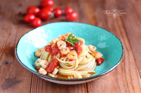 Spaghetti con gamberetti e pomodorini ciliegino