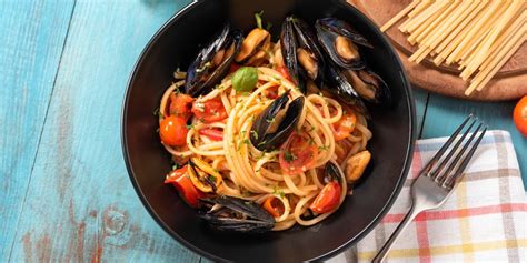 Spaghetti con le cozze e pomodorini