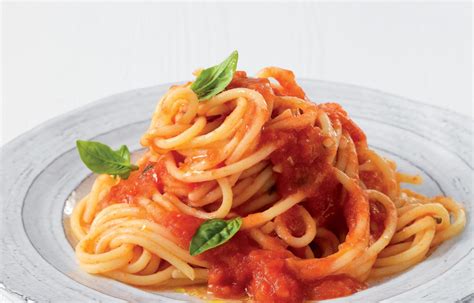 Spaghetti con salsa di pomodoro