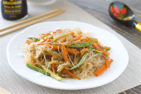 Spaghetti di soia con verdure