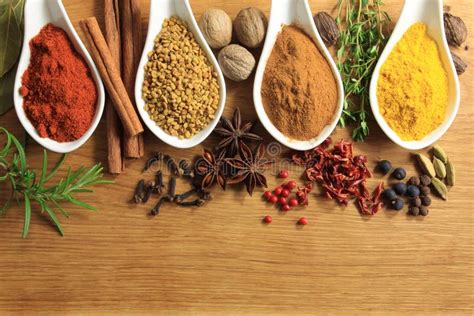 Spezie ed erbe essiccate