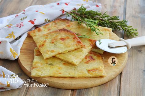 Spianata senza lievito con rosmarino