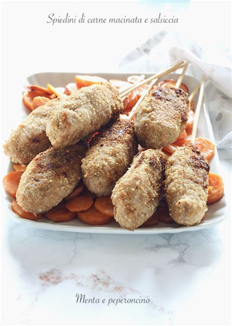 Spiedini di carne macinata e salsiccia
